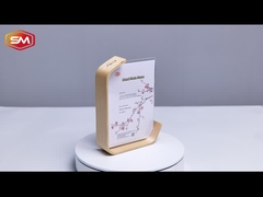 Khung ảnh acrylic với nền gỗ hình L