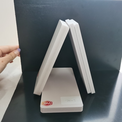 Giá cả phải chăng nhiều màu của PVC Foam Board với mật độ thấp và độ bền cao